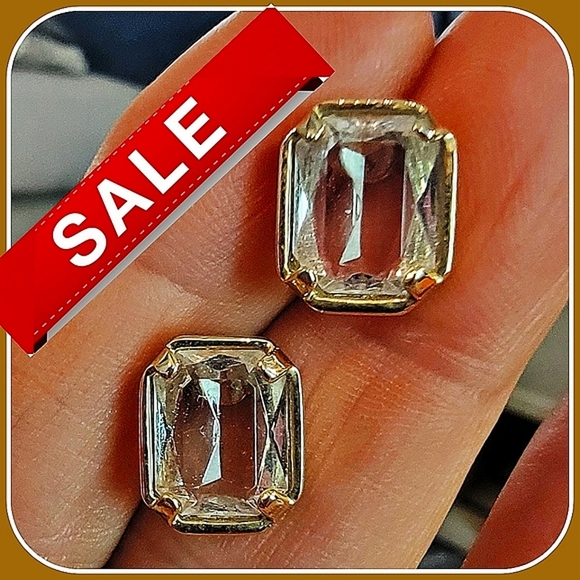 #Monet? Emerald Cut Clear Stone Rectangular Gold Tone Studs - Picture 1 of 6
